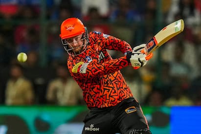 Photos: गगनचुंबी छक्कों के मास्टर बने एमएस धोनी, आईपीएल 2024 में जड़ा सबसे लंबा 110 मीटर का सिक्स Photos: गगनचुंबी छक्कों के मास्टर बने एमएस धोनी, आईपीएल 2024 में जड़ा सबसे लंबा 110 मीटर का सिक्स