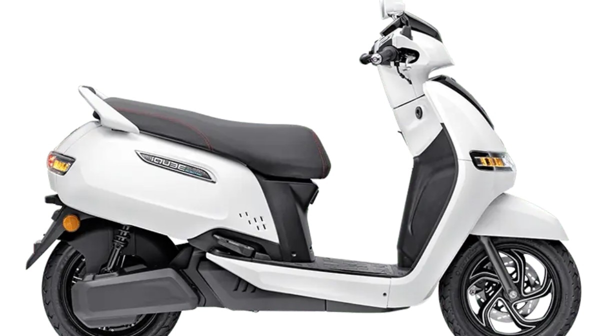 Electric Scooter in India: केवल एक लाख रुपये में घर लाएं ये इलेक्ट्रिक स्कूटर, 195 किलोमीटर की दे रहे रेंज