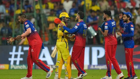 RCB Into Playoffs | RCB vs CSK Highlights | 30కి పైగా మ్యాచ్ ఫలితాలు RCB వైపే..ఇదెక్కడి మాస్ రా మావ.