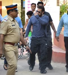 Lok Sabha Elections 2024: సల్మాన్, అక్షయ్ to రణబీర్... సోలోగా వచ్చి ఓటేసిన బాలీవుడ్ హీరోలు