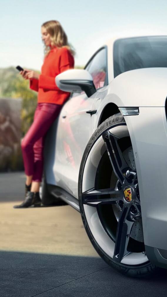 धनिकपुत्रांची आवडती पोर्शे कार, वेग 5 सेकंदाला 100 किमी!