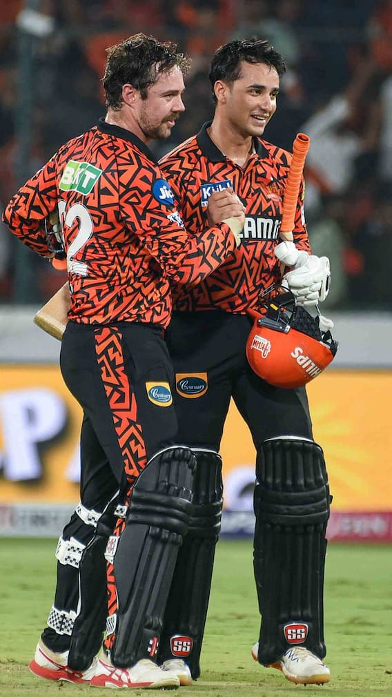 ఎనిమిదేళ్ల నాటి కింగ్ కోహ్లీ రికార్డును కొట్టిన అభిషేక్ శర్మ!