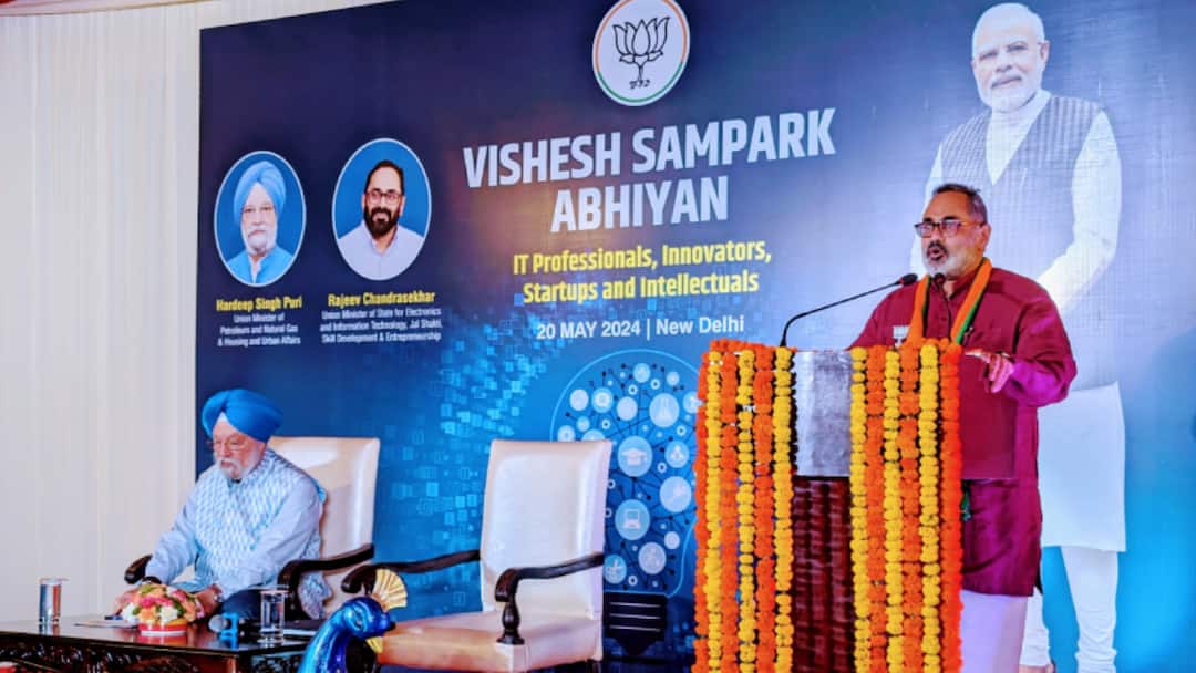Vishesh Sampark Tech Leaders With NaMo Narendra Modi Rajeev Chandrasekhar Hardeep Singh Puri Zomato CEO Deepinder Goyal Urban Company 'Indian Flag Firmly Planted In Every Digital Economy Segment': Rajeev Chandrasekhar, Hardeep Singh Puri Interact With Tech Entrepreneurs At 'Vishesh Sampark'