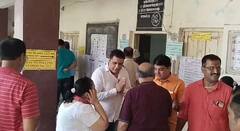 धुळ्यातील मतदान केंद्रावर सर्रासपणे भाजपचा प्रचार; राष्ट्रवादी शरद पवार गटाचा खळबळजनक आरोप