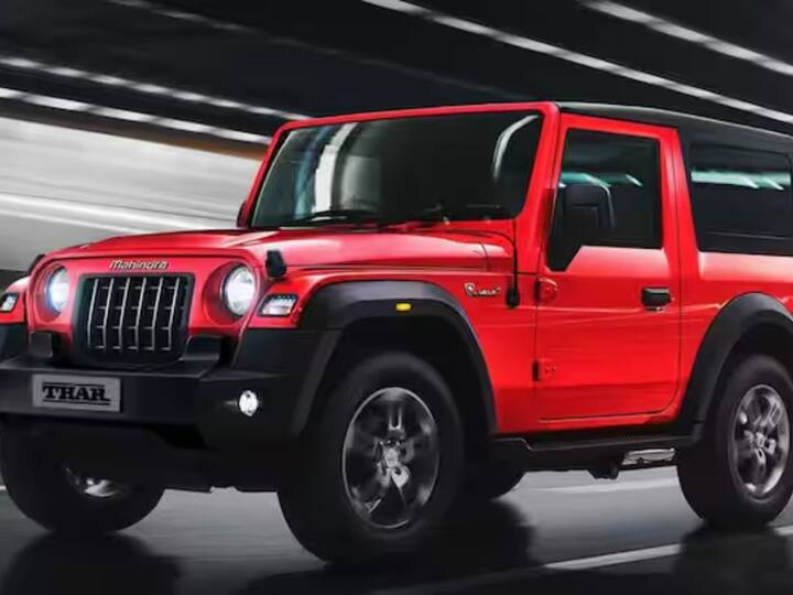 ਮਹਿੰਦਰਾ ਥਾਰ ਇੱਕ 4-ਸੀਟਰ SUV ਹੈ। ਇਸ ਗੱਡੀ 'ਚ ਆਟੋਮੈਟਿਕ ਟਰਾਂਸਮਿਸ਼ਨ ਦਾ ਫੀਚਰ ਵੀ ਦਿੱਤਾ ਗਿਆ ਹੈ। ਮਹਿੰਦਰਾ ਥਾਰ ਇੱਕ ਟੱਚਸਕਰੀਨ ਇੰਫੋਟੇਨਮੈਂਟ ਸਿਸਟਮ ਨਾਲ ਵੀ ਲੈਸ ਹੈ, ਜਿਸ ਨਾਲ ਕਈ ਫੀਚਰਸ ਕਨੇਕਟ ਕੀਤੇ ਹਨ। ਇਸ ਕਾਰ ਨੂੰ ਗਲੋਬਲ NCAP ਤੋਂ ਬਾਲਗ ਅਤੇ ਬਾਲ ਸੁਰੱਖਿਆ ਵਿੱਚ 4-ਸਟਾਰ ਰੇਟਿੰਗ ਮਿਲੀ ਹੈ। ਮਹਿੰਦਰਾ ਥਾਰ ਦੀ ਐਕਸ-ਸ਼ੋਰੂਮ ਕੀਮਤ 11.35 ਲੱਖ ਰੁਪਏ ਤੋਂ ਸ਼ੁਰੂ ਹੁੰਦੀ ਹੈ।