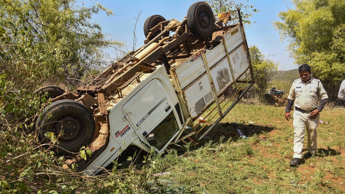 Chhattisgarh: 17 Dead, 4 Injured After Pick-Up Vehicle Overturns Near ...