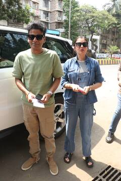 मनोज बाजपेयी ने पत्नी के साथ किया मतदान, कहा-  वोट नहीं डाला तो शिकायत करने का अधिकार नहीं रहेगा