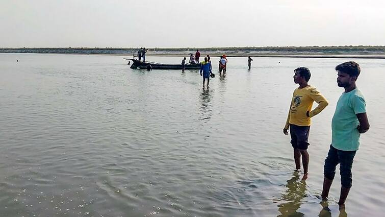 Five People Drown Bihar Begusarai Family Rescue Drown Boat Capsize Maner Odisha 5 People Including Rescuer Drown In Bihar's Begusarai, 4 Bodies Recovered