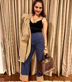 ना वैनिटि वैन थी ना वॉशरूम, खुले में बदलने पड़ते थे कपड़े, 90’s में हुई मुश्किलों पर छलका इस एक्ट्रेस का दर्द