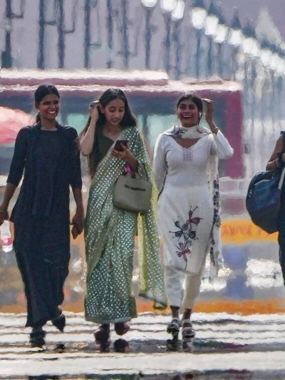 दिल्ली में आसमान से बरस रही आग, लू का रेड अलर्ट, कब मिलेगी राहत?