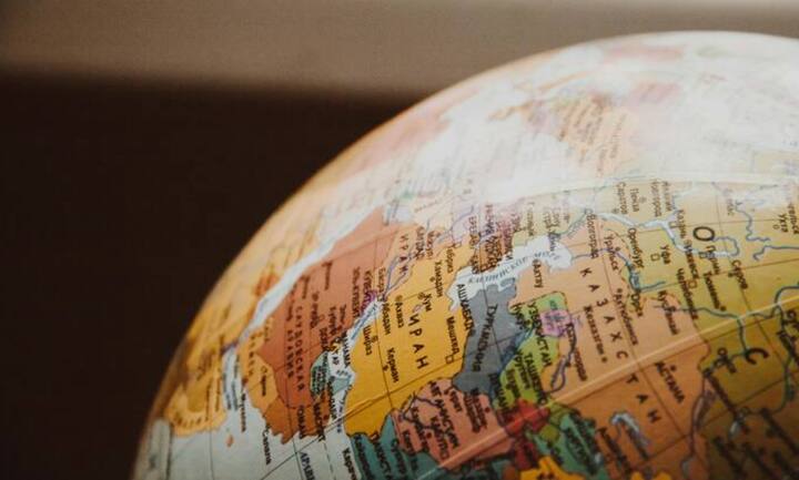 ਰਿਪੋਰਟਾਂ ਮੁਤਾਬਕ ਯੂਰਪੀ ਮਹਾਦੀਪ 'ਚ ਕੁੱਲ 50 ਦੇਸ਼ ਹਨ ਪਰ ਇਨ੍ਹਾਂ 'ਚੋਂ ਸਿਰਫ 44 ਦੇਸ਼ਾਂ ਦੀ ਹੀ ਯੂਰਪੀ ਮਹਾਦੀਪ 'ਤੇ ਰਾਜਧਾਨੀ ਹੈ।