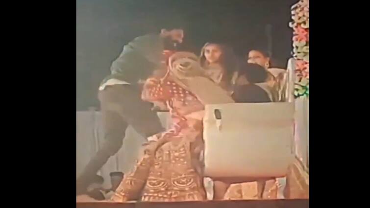 Rajasthan Viral Video Bride Ex Boyfriend Attacks Her Husband on Stage During Wedding Reception know details Watch Video: மணமேடையிலேயே மாப்பிள்ளைக்கு சரமாரி அடி! மணமகளின் முன்னாள் காதலன் வெறிச்செயல்!