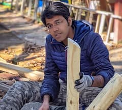 ट्रैवलिंग के शौक को बनाया करियर, नौकरी छोड़ वरुण बन गए Vlogger, अब इंटरनेट पर मचा रहे धमाल