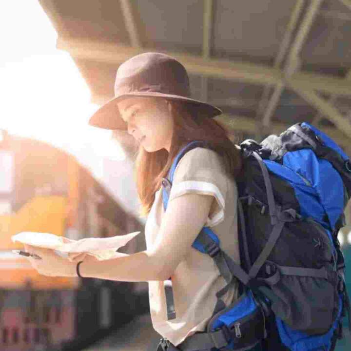 ਜੇਕਰ ਤੁਸੀਂ ਕਿਤੇ ਵੀ ਬਾਹਰ ਜਾ ਰਹੇ ਹੋ ਤਾਂ ਜ਼ਰੂਰੀ ਦਸਤਾਵੇਜ਼ ਆਪਣੇ ਨਾਲ ਰੱਖੋ। ਟਿਕਟ, ਆਧਾਰ ਕਾਰਡ, ਪਾਸਪੋਰਟ, ਪੈਨ ਕਾਰਡ ਅਤੇ ਯਾਤਰਾ ਦੌਰਾਨ ਲੋੜੀਂਦੇ ਸਾਰੇ ਜ਼ਰੂਰੀ ਦਸਤਾਵੇਜ਼ਾਂ ਦੀਆਂ ਫੋਟੋ ਕਾਪੀਆਂ ਪ੍ਰਾਪਤ ਕਰੋ ਅਤੇ ਇਸਨੂੰ ਆਪਣੇ ਬੈਗ ਵਿੱਚ ਰੱਖੋ।