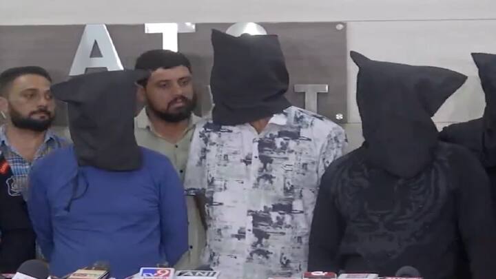 IPL के क्वालीफायर मैच से पहले गुजरात ATS ने बड़ी कार्रवाई की है. ISIS के चार आतंकियों को गिरफ्तार किया गया है.