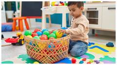 बच्चों को प्ले स्कूल भेजने की सही उम्र क्या है? पहले भेजने के नुकसान जानें