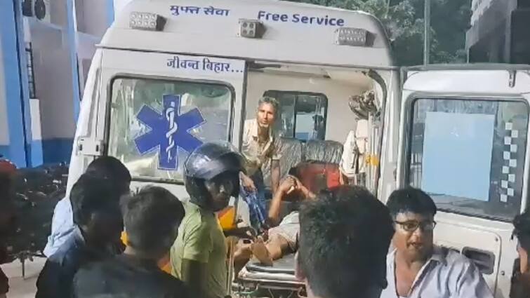 Katihar News Two death seven injured in road accident involving auto and tractor in Bihar ann Road Accident: कटिहार में तेज रफ्तार ट्रक की टक्कर से ऑटो के उड़े परखच्चे, दो की मौत, सात जख्मी