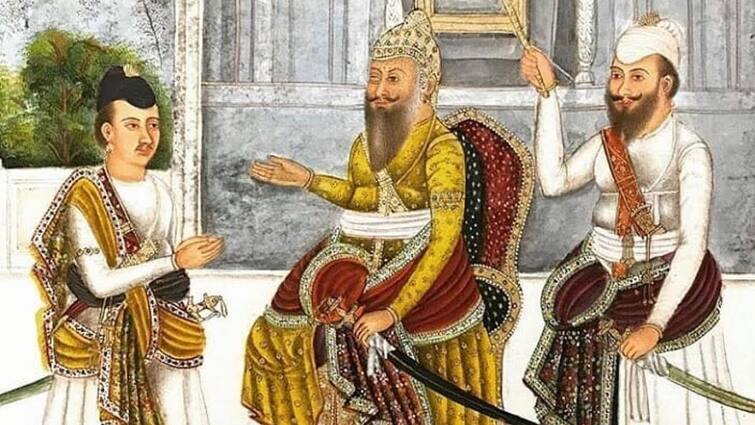 This Maharaja being in love with a Muslim courtesan first got coins made in his girlfriend name then got scales made मुस्लिम तवायफ के इश्क में गिरफ्तार हो गया था यह महाराजा, पहले चलवाए प्रेमिका के नाम के सिक्के, फिर बनवा दिया 'तराजू'