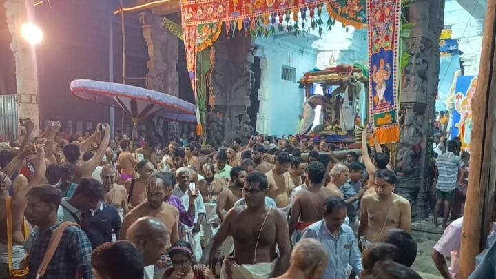 மே மாதம் 24 ஆம் தேதி (  24- 05-2024 ) :  தங்க பல்லாக்கு  உற்சவம்   ஸ்ரீ நாச்சியார் திருக்கோலம்  நடைபெறுகிறது.  தொடர்ந்து மாலை வேலையில் யாளி  வாகனத்தில்   திருவீதி உலா நடைபெறுகிறது.