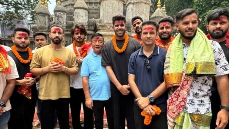 KKR player Maa Kamakhya Temple at Guwahati before their qualifier against SRH IPL 2024 IPL 2024: क्वालीफायर मैच से पहले भगवान की शरण में पहुंचे KKR के खिलाड़ी, हैदराबाद से होगी भिड़ंत