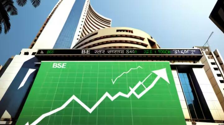 फार्मा सेक्टरच्या कंपनी जेनफार्मासेक लिमिटेड (Genpharmasec) या कंपनीच्या शेअरमध्ये गेल्या आठवड्याच्या शेवटच्या दवशी 7.56 टक्क्यांनी तेजी आली. पूर्ण आठवड्यात 22 टक्क्यांची तेजी आल्यामुळे हा शेअर 2.43 रुपयांवर पोहोचला आहे.