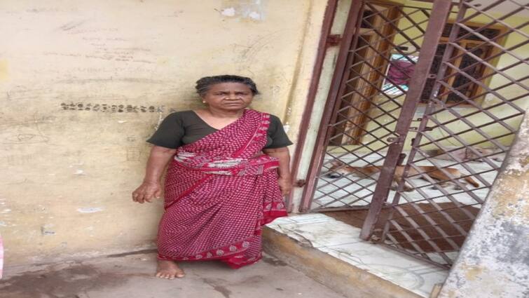 Ramanathapuram news own daughter fraudulently mother house sold by another person - TNN 'மொத்தமிருந்த ஒற்றை வீடு' 'பாசத்தில் முடிவெடுத்த மூதாட்டி'.. 'பெற்ற மகளே வில்லி'யாய் மாறிய கொடுமை'