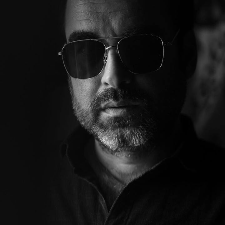 फिर जब पंकज त्रिपाठी मुंबई आए तो यहां भी उन्होंने खूब संघर्ष झेला. ऐसे में करियर के शुरुआत में पंकज त्रिपाठी अपने टैलेंट के मुताबिक काम हासिल नहीं कर पाए और इसी वजह से उनका संघर्ष लंबा खिंचता चला गया.