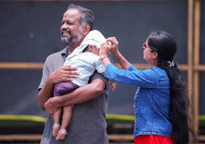 आगरा में तापमान 47.7 डिग्री दर्ज किया गया. वहीं, तीसरे नंबर पर मध्य प्रदेश का दतिया रहा, जहां टेंपरेचर 47.5 डिग्री देखा गया.