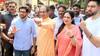 North Central Mumbai Lok Sabha Voting: उद्धव ठाकरेंचं पहिल्यांदाच काँग्रेसच्या पंजाला मतदान?, रश्मी ठाकरे, आदित्य ठाकरेंसह मतदानाचा हक्क बजावला