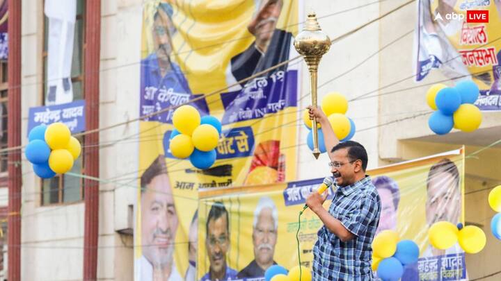 अरविंद केजरीवाल बोले, “इंडिया गठबंधन को अपने दम पर 300 से अधिक सीटें मिल रही हैं. यह गठजोड़ देश को साफ-सुथरी सरकार देने की दिशा में आगे बढ़ रहा है.”