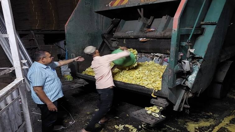 If you eat tutti frutti and jelly be careful in Rajkot it used to be between dirt and impure water Rajkot News: ટુટી ફ્રૂટી અને જેલી ખાતા હો તો થઈ જાવ સાવધાન, રાજકોટમાં ગંદકી અને અશુદ્ધ પાણી વચ્ચે થતી હતી તૈયાર