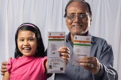 मौत के बाद कब तक एक्टिव रहते हैं पैन और आधार कार्ड? जानें क्या होता है बंद कराने का प्रोसेस