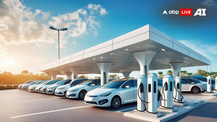 Electric Vehicle Charging Stations in Noida near Sector 18 Wave City Tata Power Reva Mahindra stations Noida EV Charging Stations: नोएडा में चलते-चलते रुक जाए आपकी इलेक्ट्रिक गाड़ी, तो कहां कराएं चार्ज? यहां जानिए