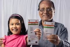 મોત બાદ ક્યાં સુધી એક્ટિવ રહે છે પાન અને  આધાર કાર્ડ? જાણો બંધ કરવાની પ્રક્રિયા?