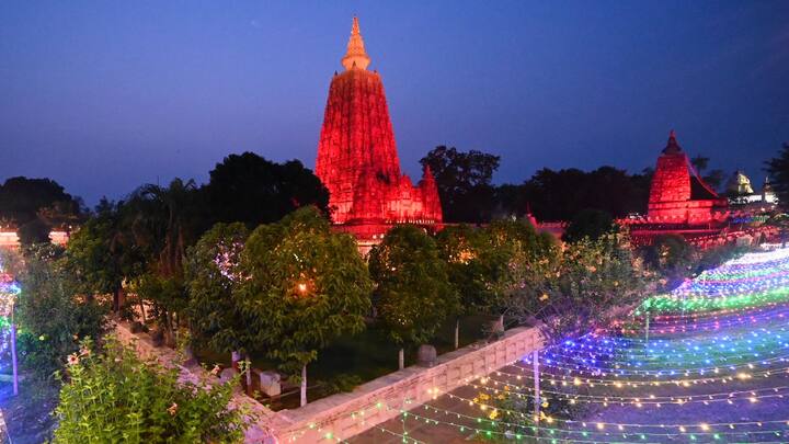 बौद्ध श्रद्धालुओं की संख्या बढ़ने की संभावना को लेकर महाबोधि मंदिर को रात 9 बजे के बदले 11 बजे तक आम श्रद्धालुओं के लिए 2 घंटे अतिरिक्त खोला गया है, ताकि बौद्ध श्रद्धालु बोधी वृक्ष के नीचे साधना कर सकें.