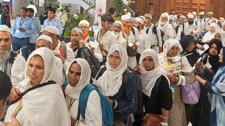 Haj 2024 More than 400 First Group of Haj Pilgrims depart Medinah From Jaipur ANN Haj 2024: जयपुर से आजमीन के पहले जत्थे ने मदीना के लिए भरी उड़ान, 27 मई तक राजस्थान से पहुंचेंगे 4 हजार यात्री