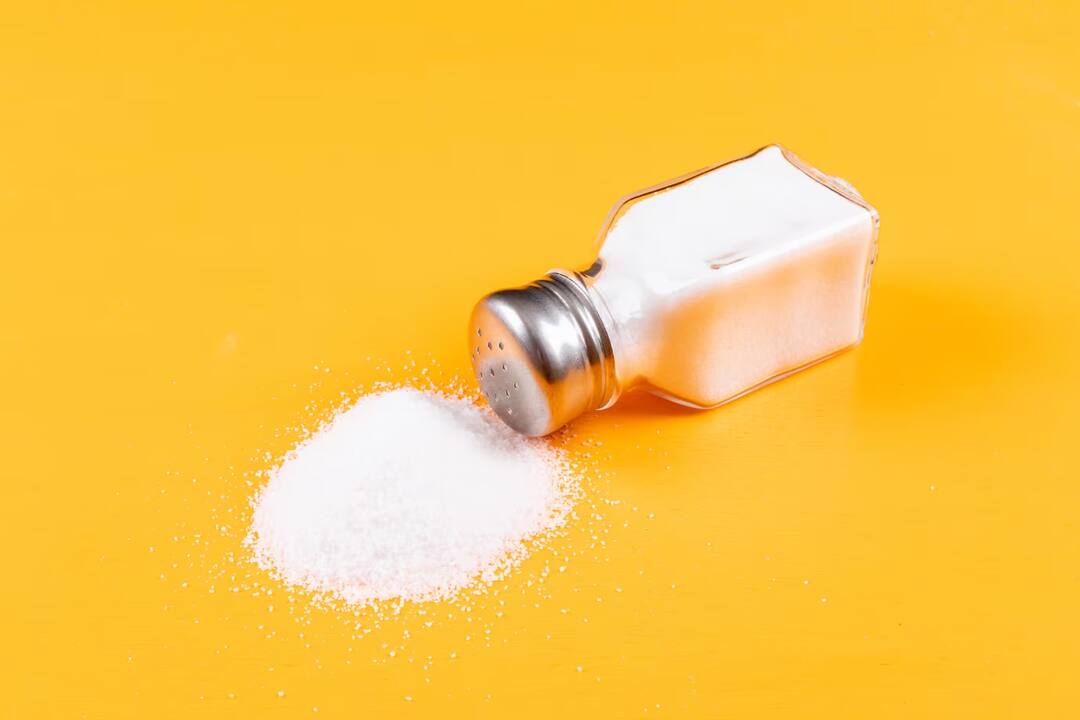 How much salt should a person consume daily according to age, know what the experts suggested Health: ઉંમરના હિસાબે વ્યક્તિએ રોજ કેટલું નમક ખાવું જોઇએ, જાણો એક્સ્પર્ટે શું કર્યું સૂચન
