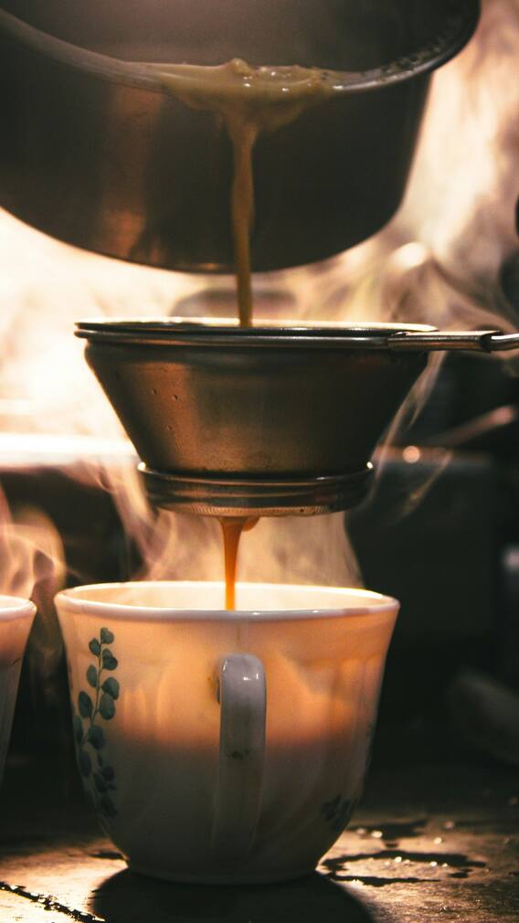 టీ ఎక్కువ తాగుతున్నారా? జాగ్రత్త