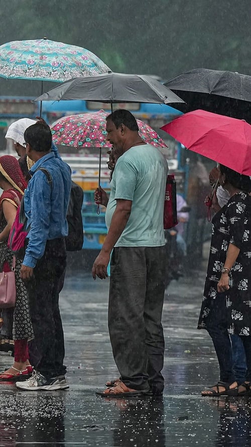 গ্রীষ্মের দাবদাহ থেকে স্বস্তি, রাজ্যজুড়ে কবে বৃষ্টি?