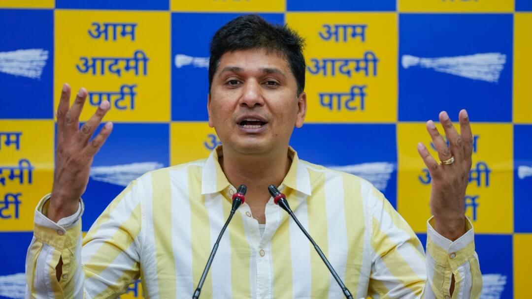 'CM अरविंद केजरीवाल की हत्या की साजिश...', सौरभ भारद्वाज का दिल्ली CM पर जानलेवा हमला कराने को लेकर बड़ा दावा Arvind Kejriwal Death Threats AAP Saurabh Bharadwaj Made Allegations of conspiracy hatched to murder Delhi CM 'CM अरविंद केजरीवाल की हत्या की साजिश...', सौरभ भारद्वाज का दिल्ली CM पर जानलेवा हमला कराने को लेकर बड़ा दावा