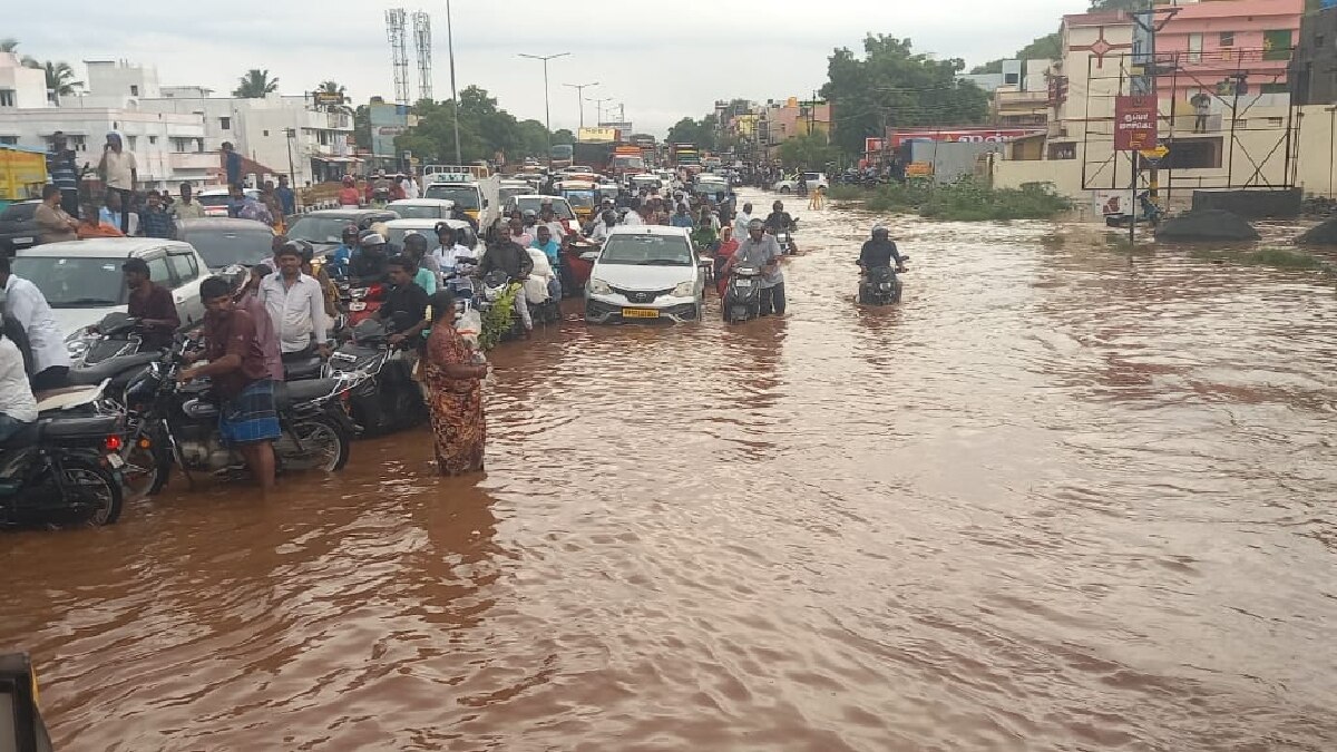 Salem Rain: சேலத்தில் தொடரும் கனமழை - வீடுகளில் புகுந்து அடிக்கும் மழை நீர்: அவதியில் பொதுமக்கள்!