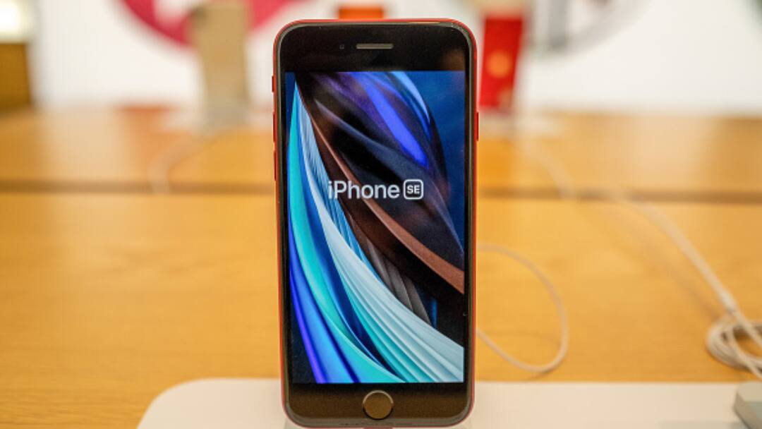 Apple iPhone SE 4 Price Leak OLED Display Specifications Expected Prices Features Apple iPhone SE 4 Price Tipped. OLED Display More Expected Features