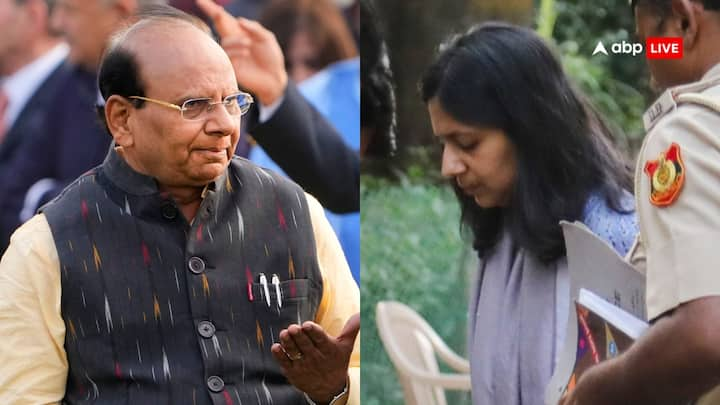 Swati Maliwal Assault Case: स्वाति मालीवाल मामले में दिल्ली के उपराज्यपाल वीके सक्सेना के बयान पर सियासत तेज हो गई है. AAP ने बीजेपी पर साजिश रचने का आरोप लगाया है.