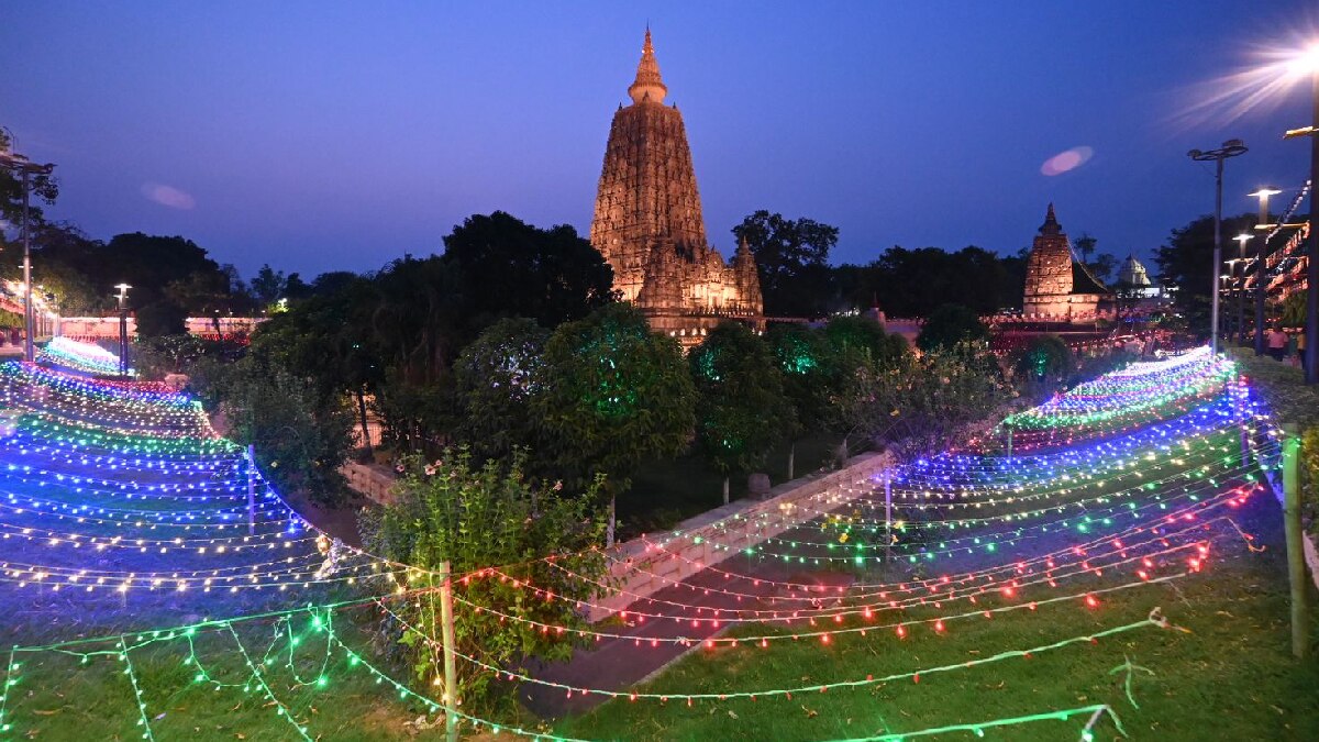 Bihar 2568th Buddha Jayanti will be celebrated in Bodh Gaya photo ann | Buddha  Jayanti: बुद्ध जयंती पर थाईलैंड के बल्बों से सजाई गई है महाबोधी मंदिर,  पंचशील ध्वज से पटा है