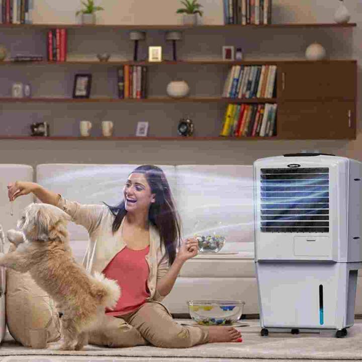 ਜੇਕਰ ਕਿਸੇ ਕਾਰਨ ਤੁਸੀਂ ਕੂਲਰ ਨੂੰ ਬਾਹਰ ਨਹੀਂ ਰੱਖ ਪਾ ਰਹੇ ਹੋ ਤਾਂ ਪੰਪ ਬੰਦ ਕਰਕੇ ਕੂਲਰ ਚਲਾਓ। ਇਸ ਨਾਲ ਕਮਰੇ ਵਿੱਚ ਨਮੀ ਨਹੀਂ ਬਣੇਗੀ।