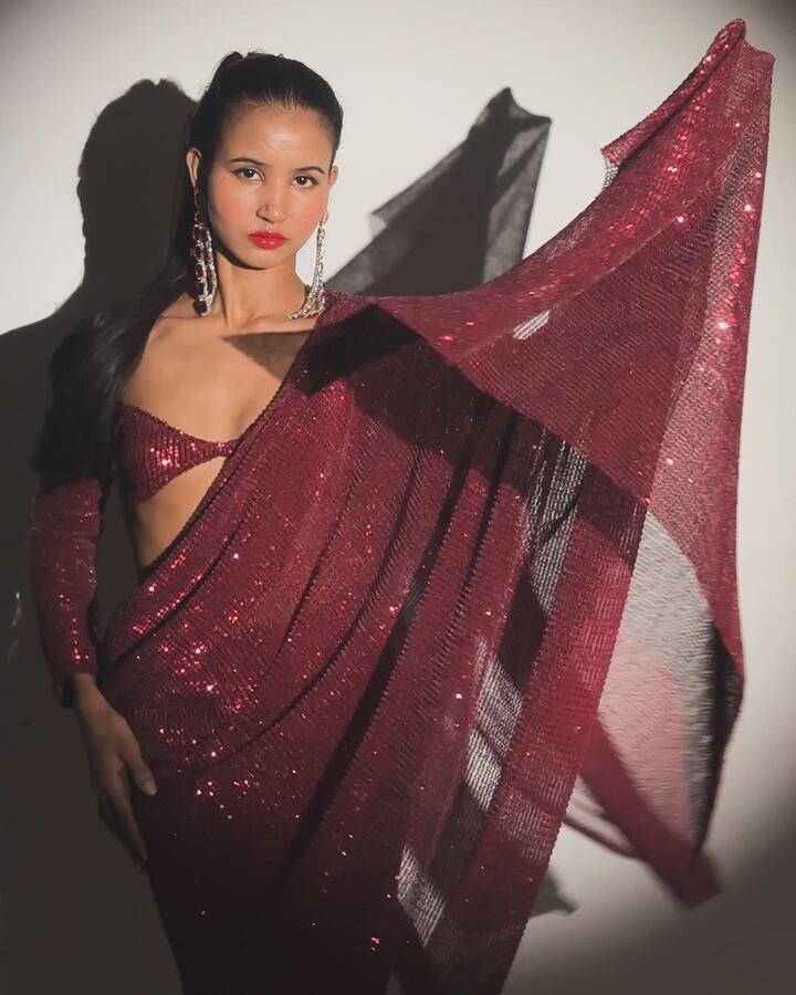 एक 23 वर्षांची मुलगी, जी आज एक उदाहरण बनली आहे.