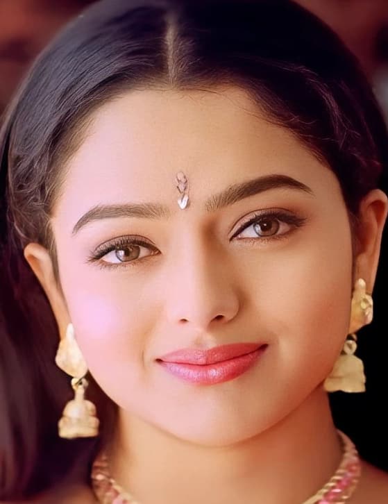 साल 2003 में सौंदर्या ने अपने बचपन के दोस्त जीएस रघु से शादी कर घर बसा लिया था. इसके बाद उन्होंने फिल्में छोड़ पॉलिटिक्स जॉइन करने का मन बना लिया था.