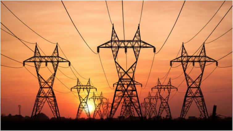 Chhattisgarh Increased Electricity Rates more than Average 8 percent Congress criticized bjp government छत्तीसगढ़ में अब इतनी महंगी मिलेगी बिजली, कांग्रेस ने कहा-सरकार से आम आदमी परेशान है