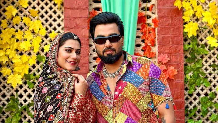 সম্প্রতি তিনি সিদ্ধার্থ কননের শোয়ে হাজির হয়েছিলেন তাঁর দুই স্ত্রী, কৃতিকা ও পায়েলকে নিয়ে। সেখানেই তাঁকে বলতে শোনা যায় আর্থিক অনটনের কথা, এবং আজ তিনি যে জায়গায় পৌঁছেছেন সেখানে আসার লড়াইয়ের কথা।