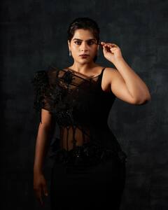 Kavya Kalyanram Photos : కావ్య కళ్యాణ్ రామ్ మొన్ననే బర్త్ డే చేసుకుంది.. ఇప్పుడేమో లేడీ బాంబ్​లా ముస్తాబైంది